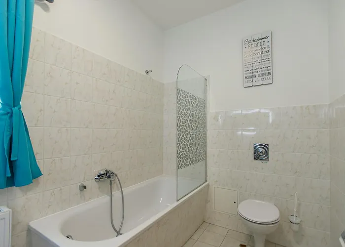 Romantische Lauschevogel In شقة